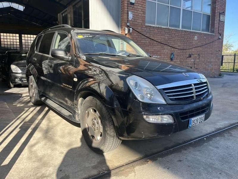 Usado Ssangyong (KGM) Rexton 165 CV (121 kW) 2005 Negro SUV