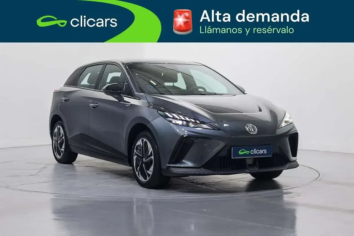 Usado MG MG4 EV 125 kW (170 HP) 2023 Cinzento Citadino