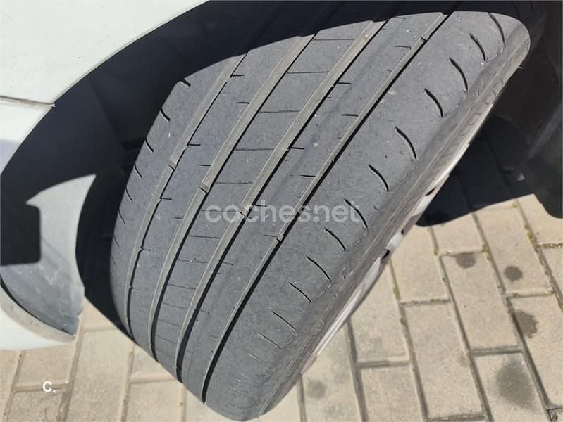 Usado Kia Carens 115 CV (84 kW) 2015 Blanco Monovolumen