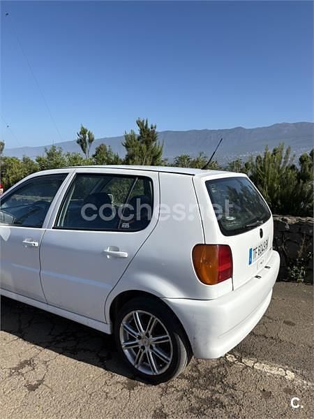 Usado VW Polo 60 CV (44 kW) 1996 Blanco Berlina