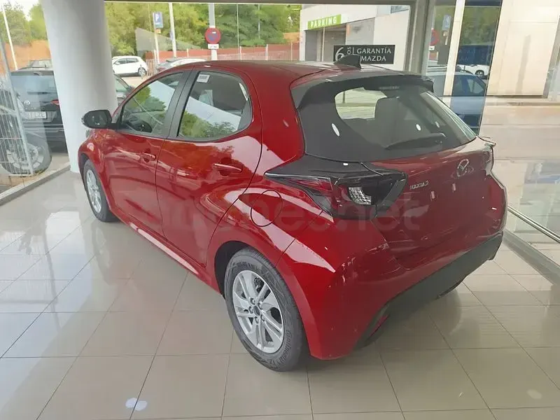 Nuevo Mazda 2 Center-Line 116 CV (85 kW) 2026 Rojo Utilitario