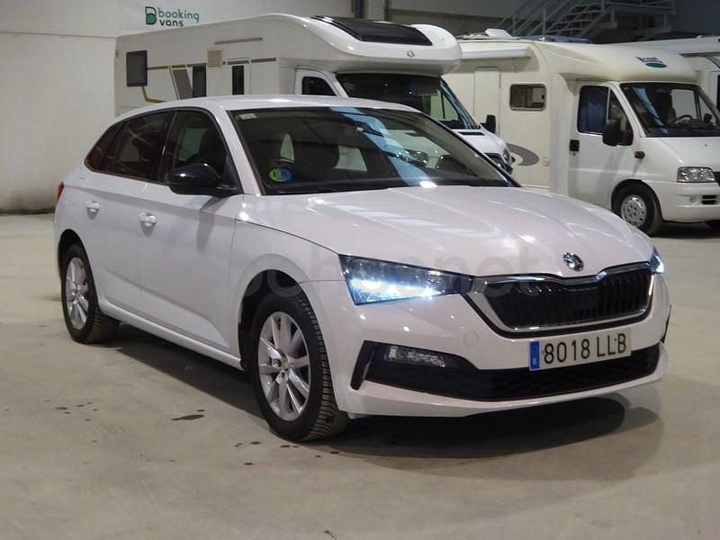 Usado Skoda Scala Ambition 90 CV (66 kW) 2021 Blanco Utilitario
