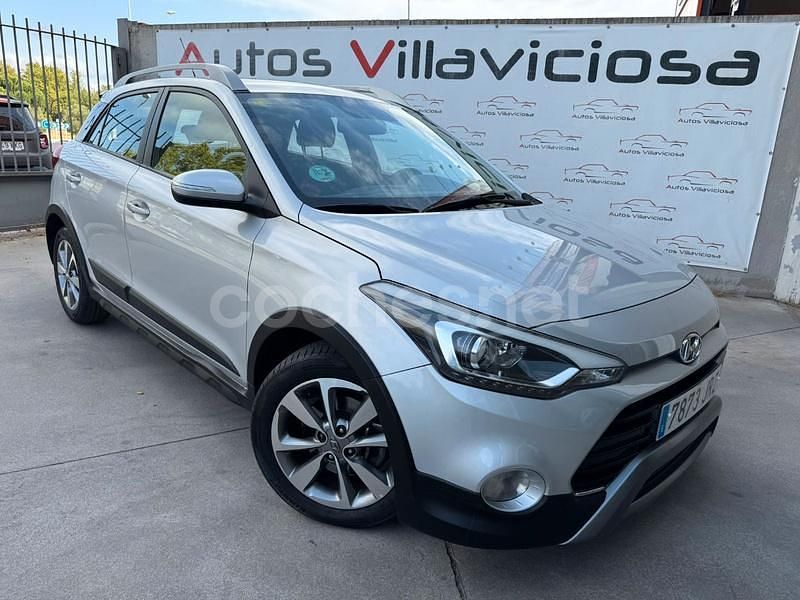 Usado Hyundai i20 Active 100 CV (73 kW) 2016 Gris / plata Berlina