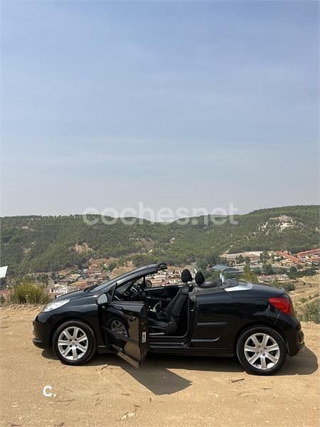 Negro Usado 2009 Peugeot 207 CC Descapotable | 5200 € (Precio justo) - Imagen 1/4