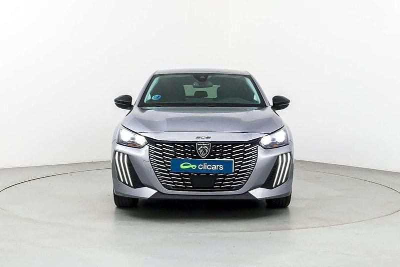 Usado Peugeot 208 Allure 101 CV (74 kW) 2025 Plateado Utilitario