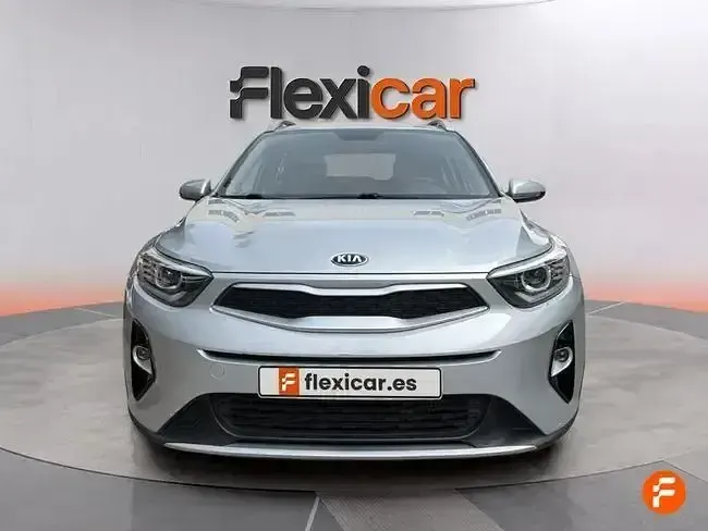 Usado Kia Stonic 100 CV (73 kW) 2019 Gris SUV