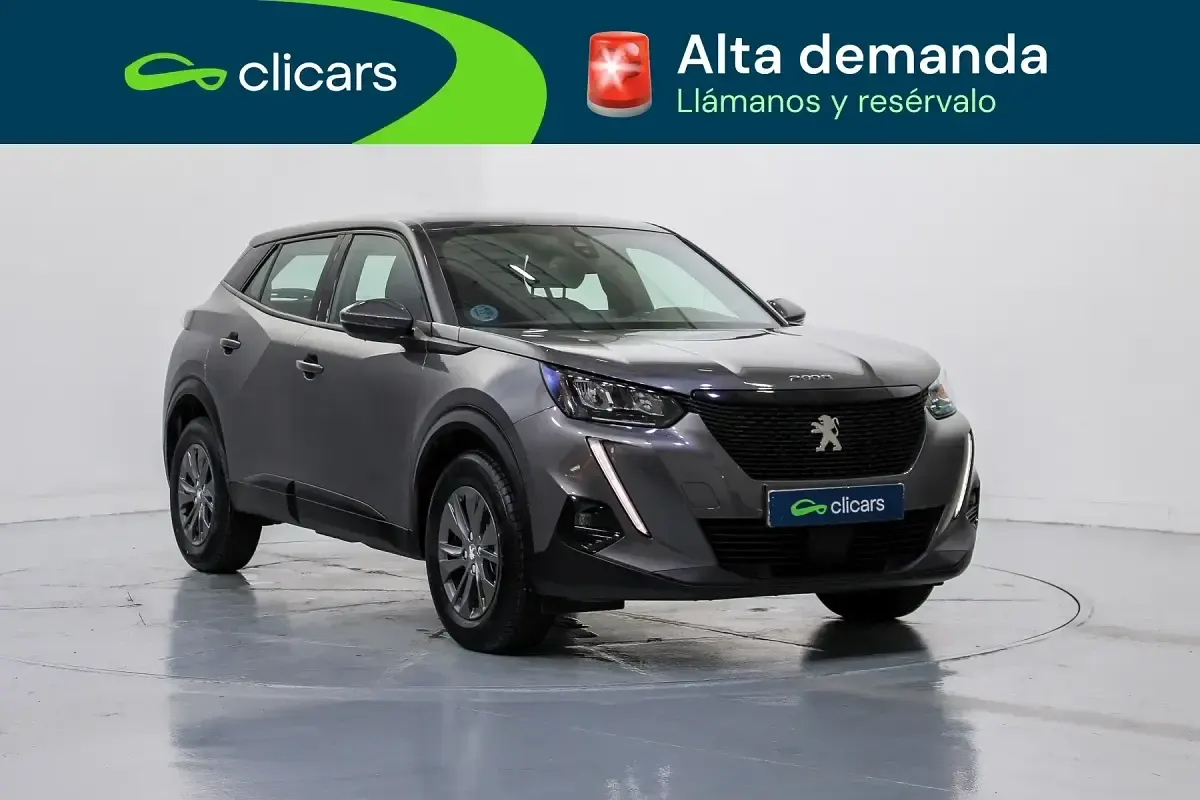 Usado Peugeot 2008 Active 110 CV (80 kW) 2021 Gris SUV