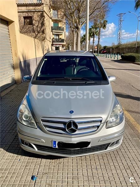 Usado Mercedes B200 140 CV (102 kW) 2006 Gris / plata Monovolumen