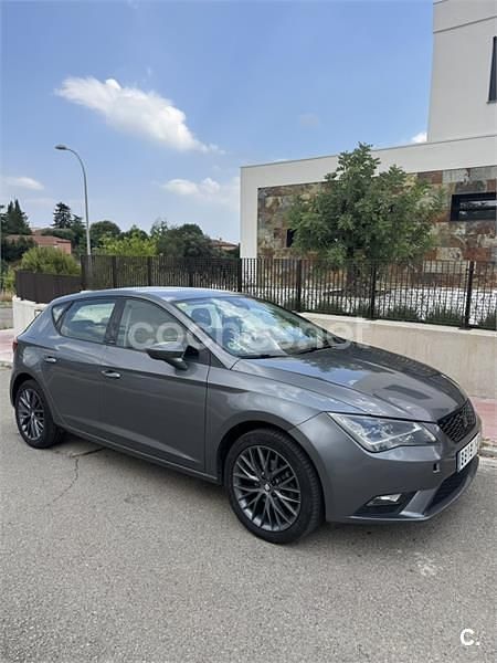 Usado Seat Leon I-Tech 105 CV (77 kW) 2015 Gris / plata Berlina