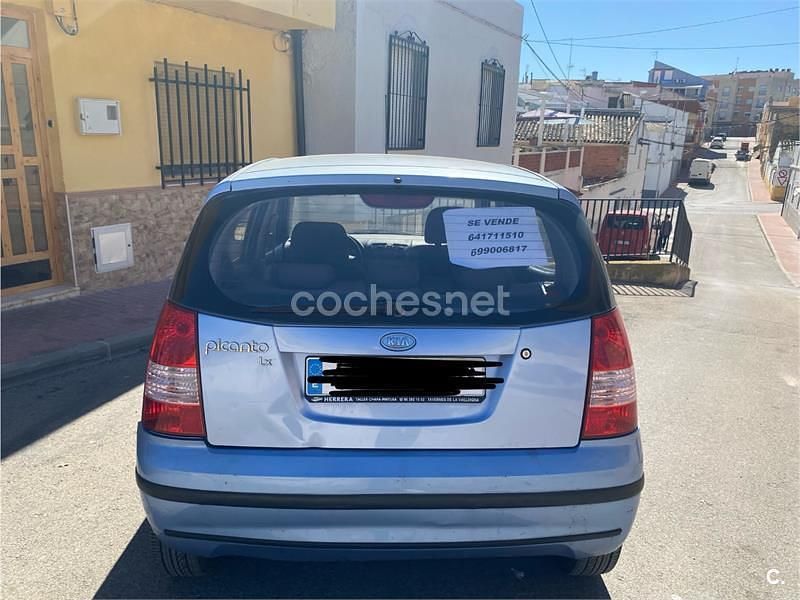 Usado Kia Picanto LX 61 CV (44 kW) 2005 Gris / plata Utilitario