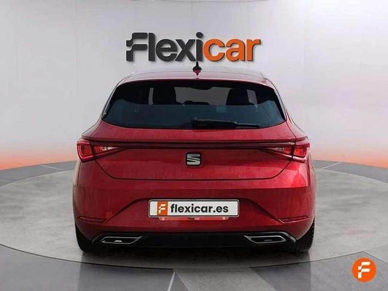 Usado Seat Leon ST FR 150 CV (110 kW) 2022 Rojo Familiar