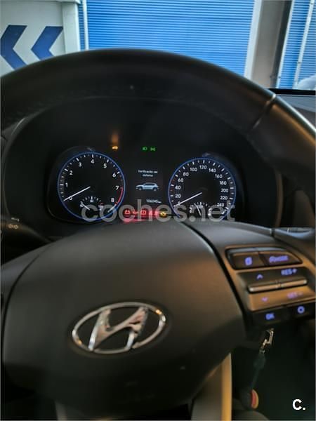 Usado Hyundai Kona 120 CV (88 kW) 2019 Gris / plata SUV