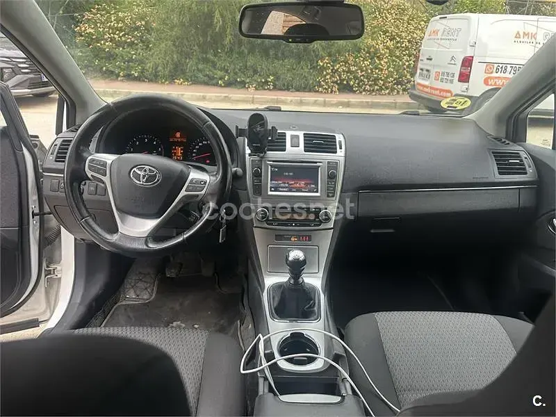 Usado Toyota Avensis Advance 124 CV (91 kW) 2014 Blanco Berlina