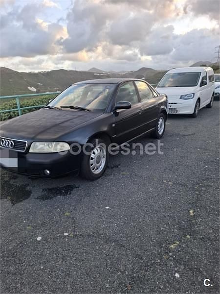 Usado Audi A4 90 CV (66 kW) 2000 Negro Berlina