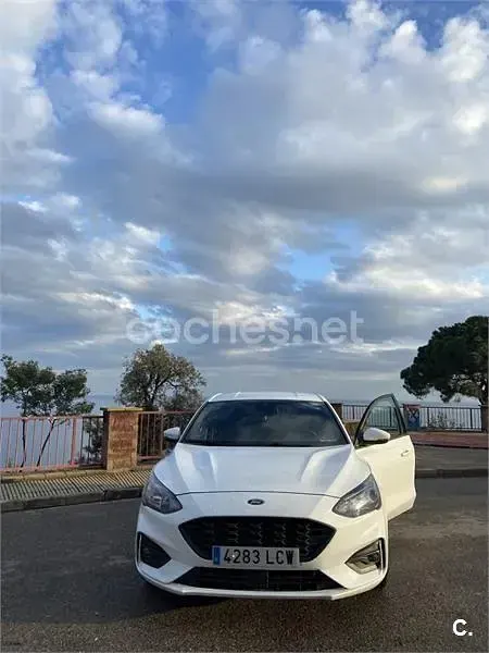 Usado Ford Focus ST-Line 125 CV (91 kW) 2019 Blanco Berlina