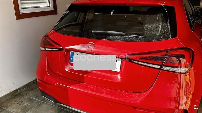 Usado Mercedes A180 136 CV (100 kW) 2021 Rojo Berlina