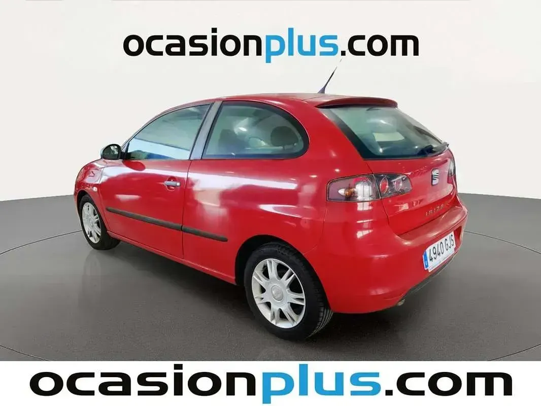 Usado Seat Ibiza Reference 80 CV (58 kW) 2008 Rojo Utilitario