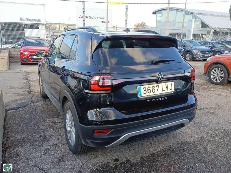 Usado VW T-Cross Advance 95 CV (69 kW) 2022 Negro SUV