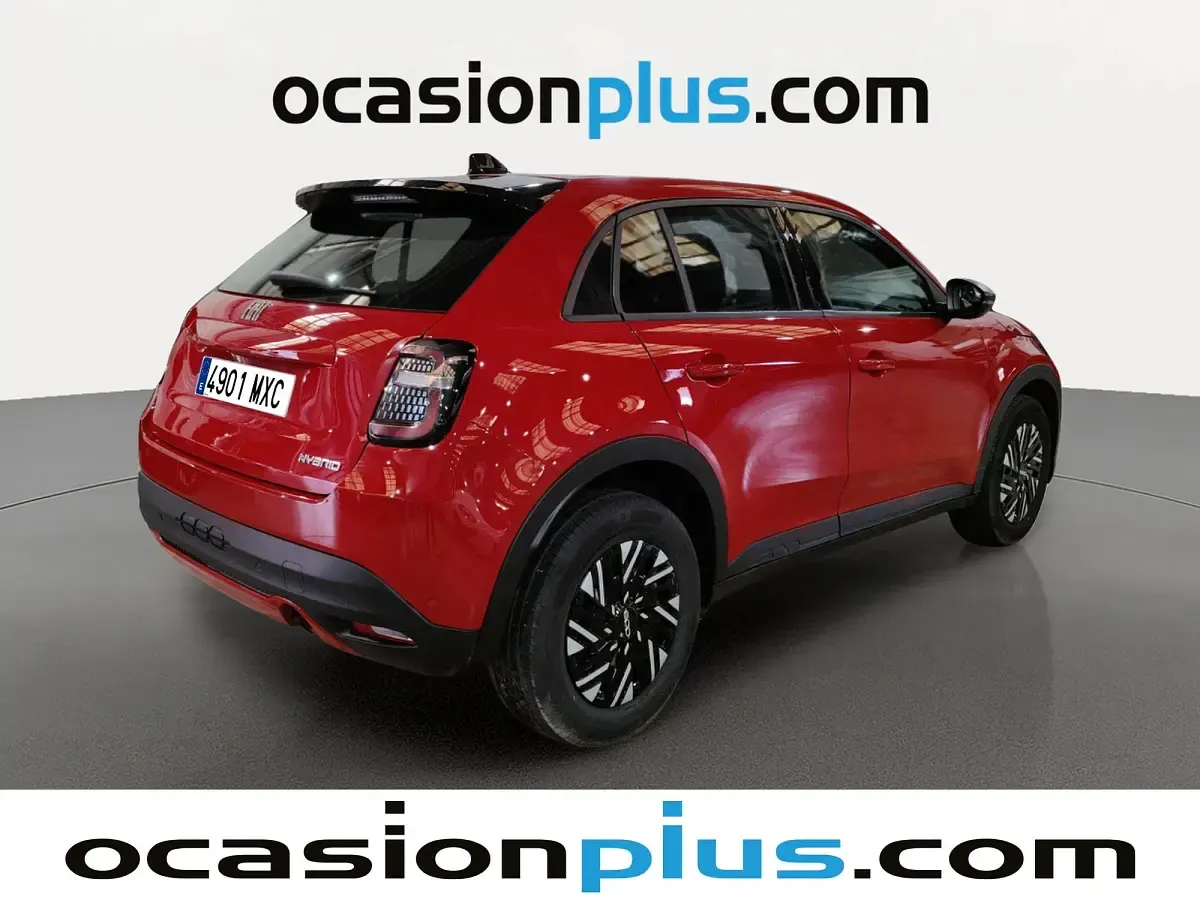 Usado Fiat 600 101 CV (74 kW) 2024 Rojo SUV