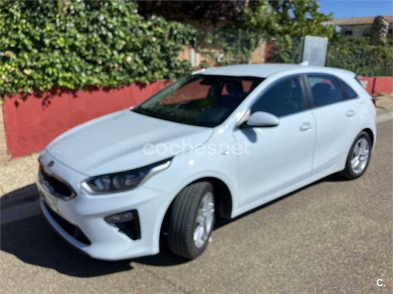 Usado Kia Ceed 115 CV (84 kW) 2018 Blanco Utilitario