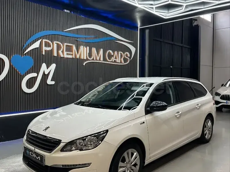 Usado Peugeot 308 Style 130 CV (95 kW) 2017 Blanco Berlina