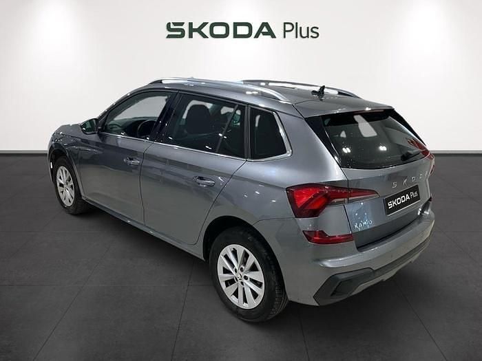 Usado Skoda Kamiq Selection 115 CV (84 kW) 2024 Gris / plateado SUV