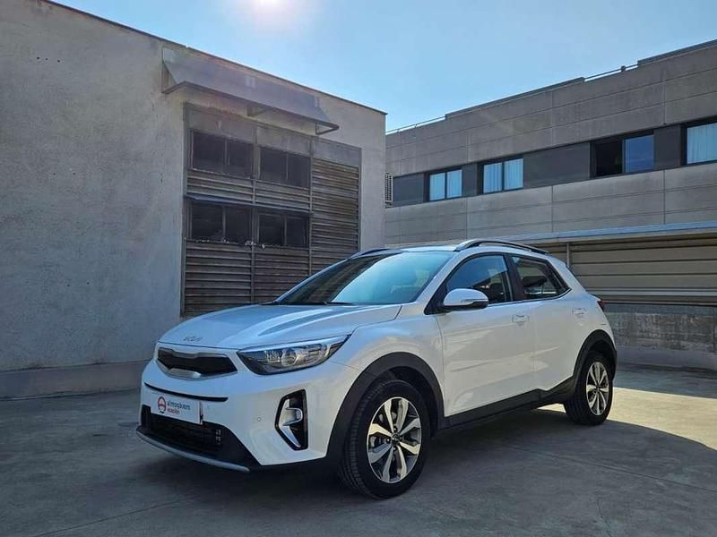 Usado Kia Stonic 101 CV (74 kW) 2025 Blanco SUV