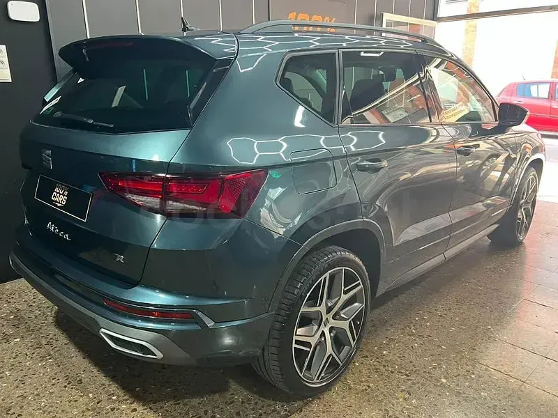 Usado Seat Ateca FR 150 CV (110 kW) 2020 Gris / plata SUV