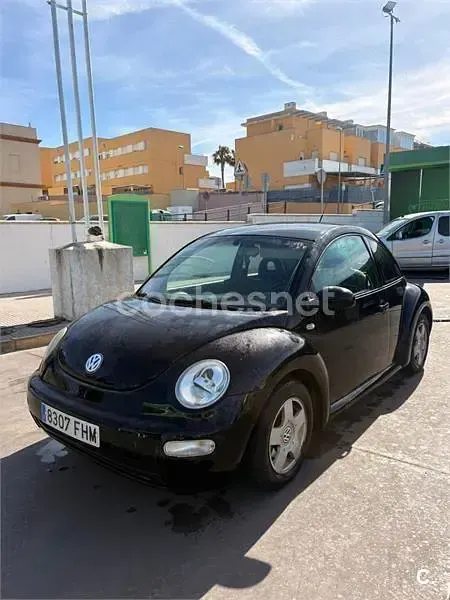 Usado VW New Beetle 90 CV (66 kW) 2001 Negro Utilitario