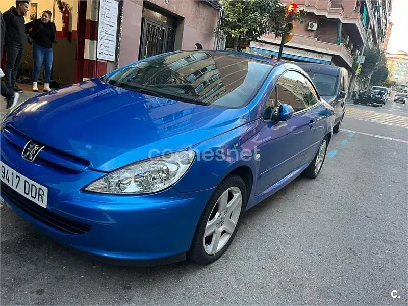 Usado Peugeot 307 CC 138 CV (101 kW) 2004 Azul Descapotable