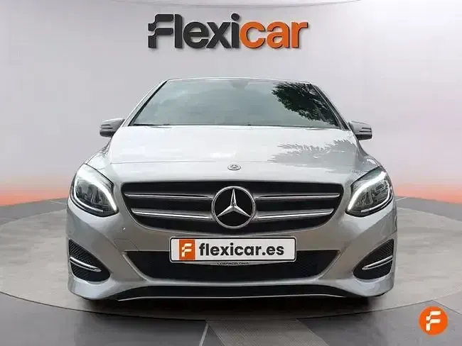 Usado Mercedes B200 136 CV (100 kW) 2018 Gris Monovolumen