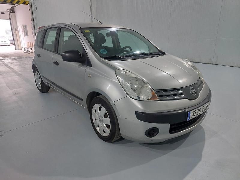 Usado Nissan Note Acenta 88 CV (64 kW) 2006 Gris Utilitario