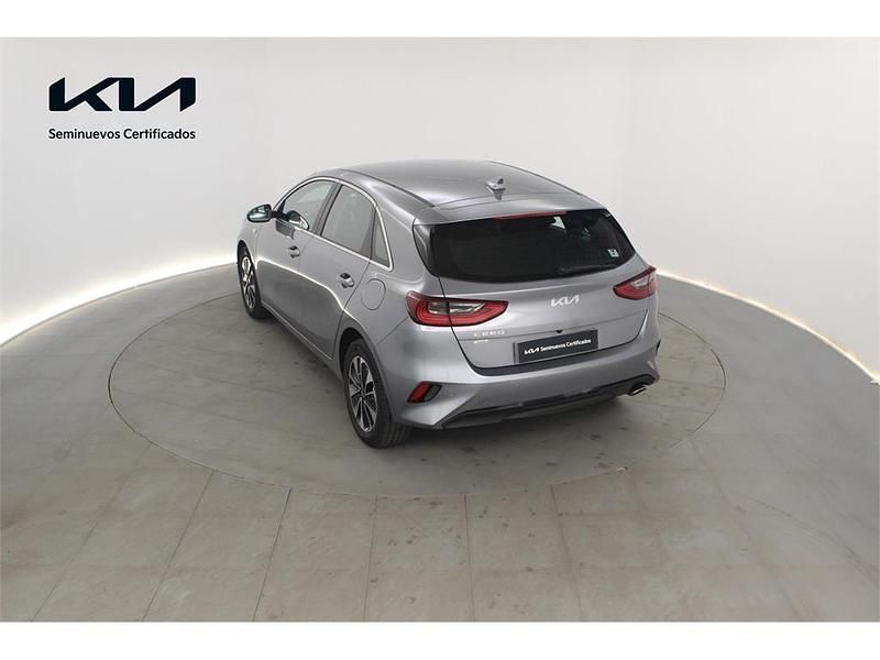 Usado Kia Ceed 101 CV (74 kW) 2025 Gris plata Utilitario