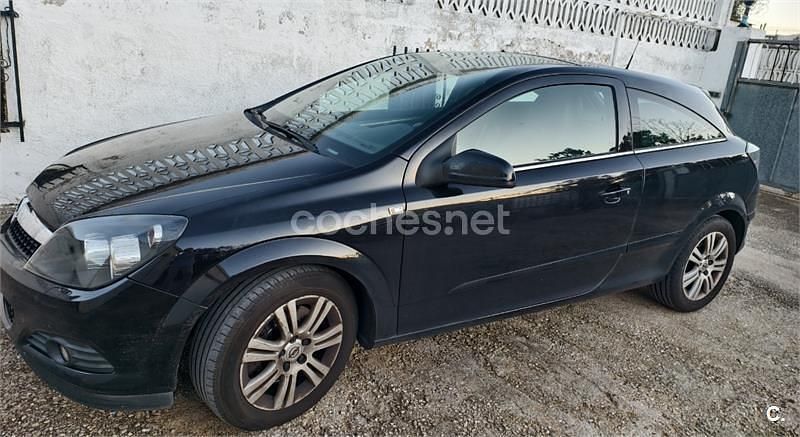 Usado Opel Astra GTC Cosmo 150 CV (110 kW) 2007 Negro Berlina