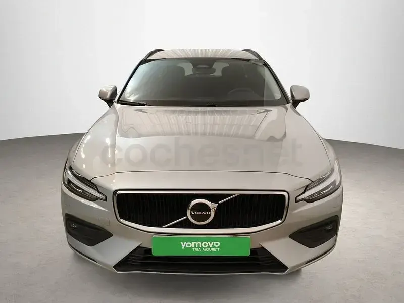 Usado Volvo V60 Core 197 CV (144 kW) 2023 Gris / plata Familiar