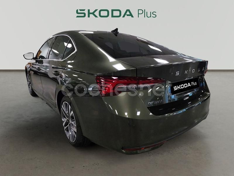 Usado Skoda Octavia Selection 150 CV (110 kW) 2024 Verde Berlina