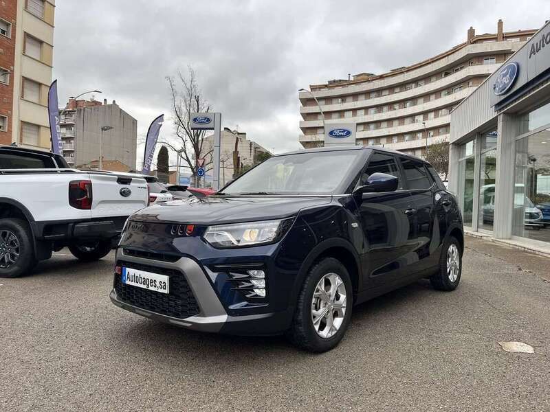 Azul Usado 2024 Ssangyong Tivoli SUV | 17.800 € - Imagen 1/4