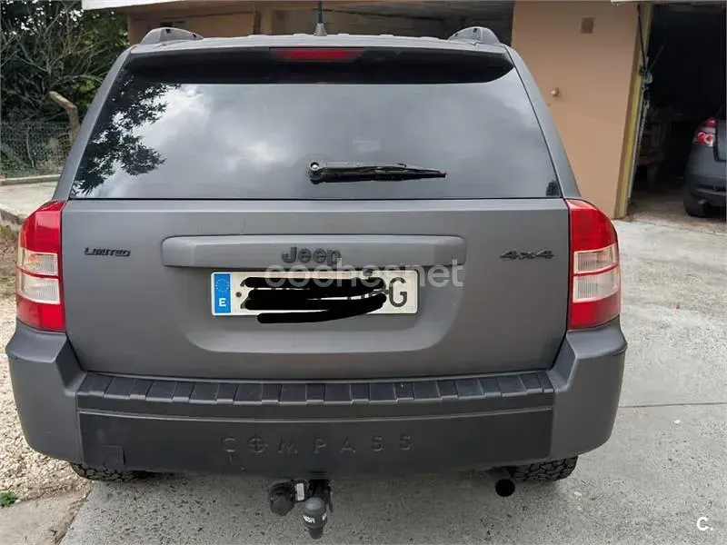 Usado Jeep Compass Limited 140 CV (102 kW) 2009 Gris / plata SUV