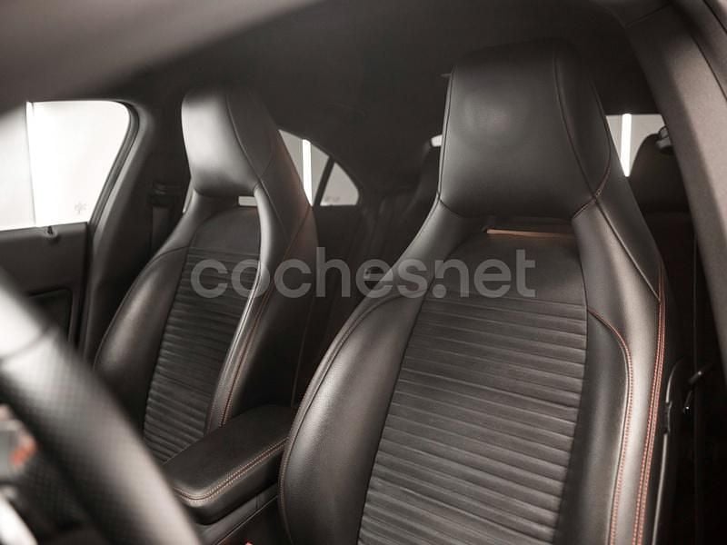 Usado Mercedes CLA220 AMG line 170 CV (125 kW) 2014 Blanco Berlina