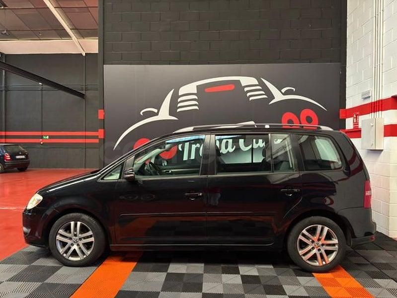 Usado VW Touran Advance 105 CV (77 kW) 2010 Negro Monovolumen