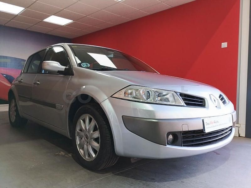 Usado Renault Mégane II Dynamique 105 CV (77 kW) 2007 Gris / plata Berlina