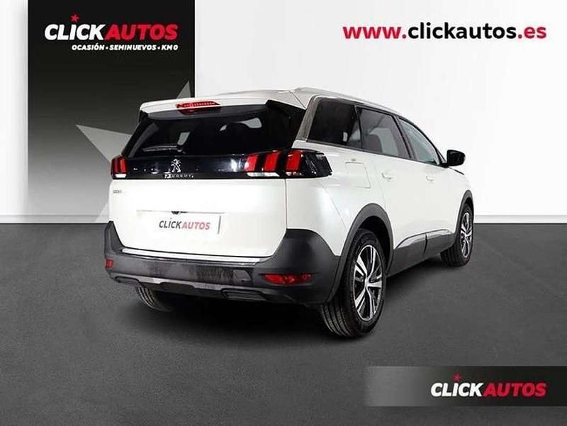 Usado Peugeot 5008 Allure 131 CV (96 kW) 2023 Blanco Monovolumen