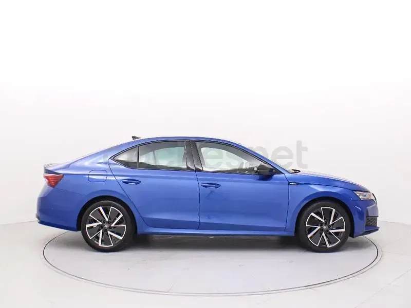 Usado Skoda Octavia SportLine 150 CV (110 kW) 2026 Azul Berlina