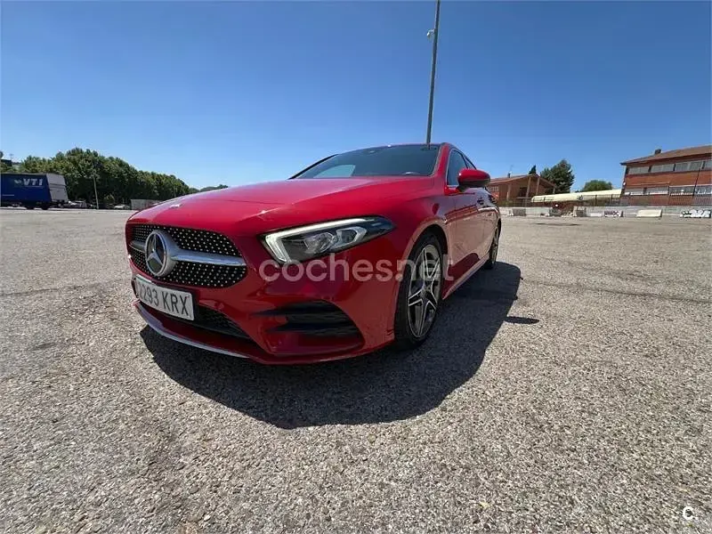 Usado Mercedes A180 109 CV (80 kW) 2018 Rojo Berlina