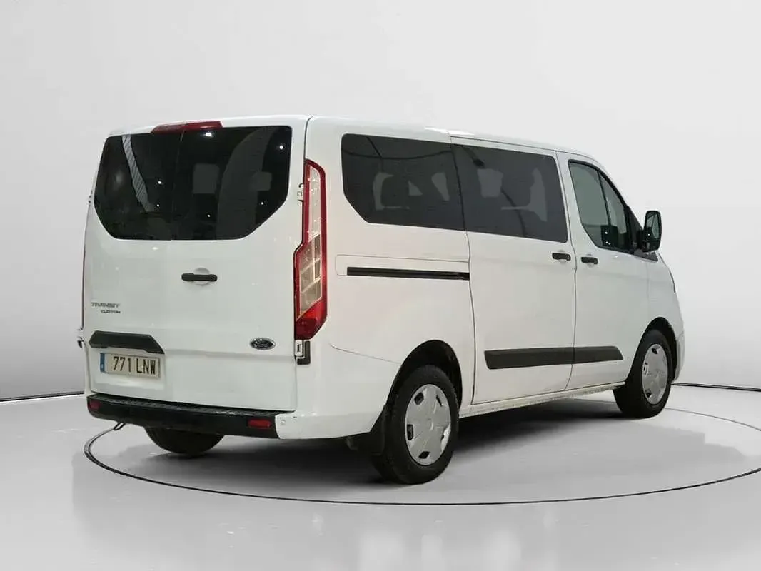 Usado Ford Transit Custom Trend 131 CV (96 kW) 2021 Blanco Familiar