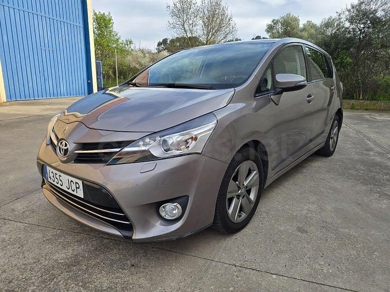 Usado Toyota Verso Advance 177 CV (130 kW) 2015 Beige Monovolumen