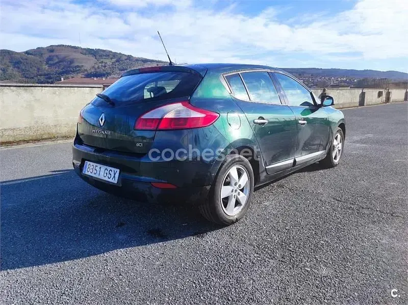Usado Renault Mégane III Dynamique 105 CV (77 kW) 2010 Verde Berlina