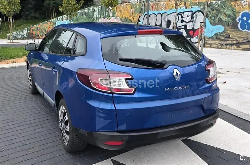 Usado Renault Mégane GrandTour Dynamique 110 CV (80 kW) 2011 Azul Familiar
