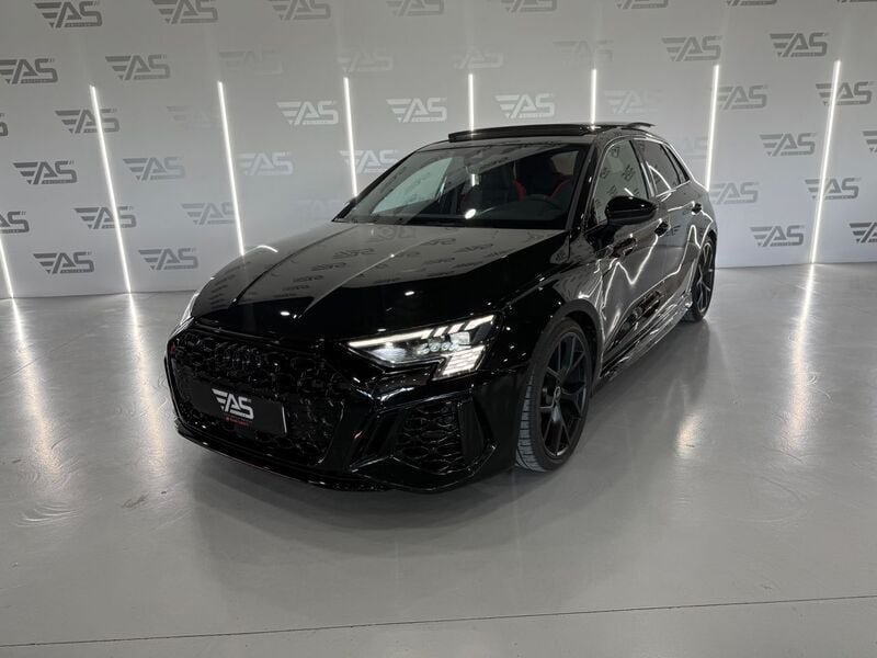 Negro Usado 2023 Audi RS3 Sportback Utilitario | 64.900 € (Precio justo) - Imagen 1/4