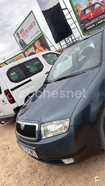 Usado Skoda Fabia Comfort 75 HP (55 kW) 2004 Cinzento Sedan